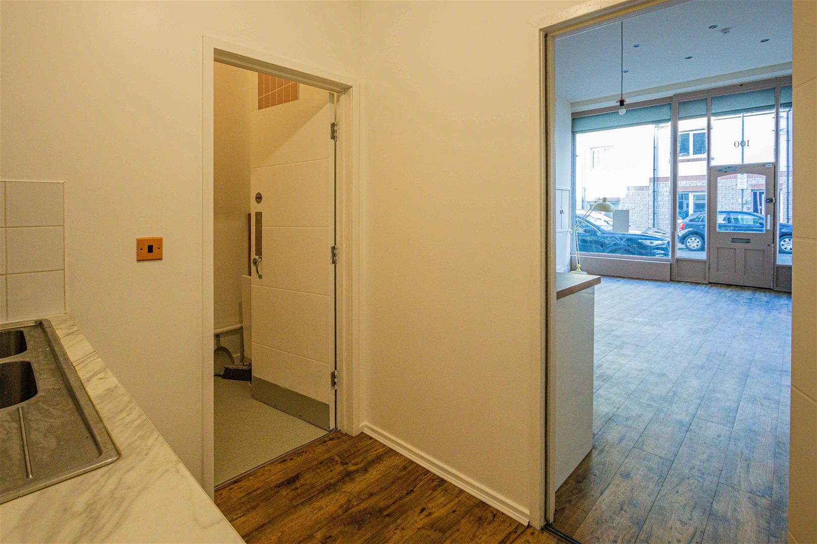 High Street, Barry — photograph 5